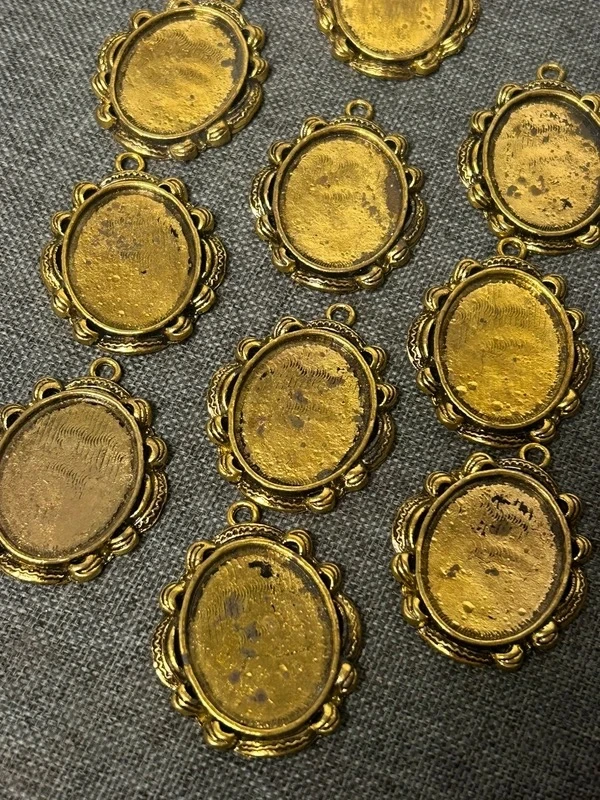 10 pendentifs support cabochons ovales